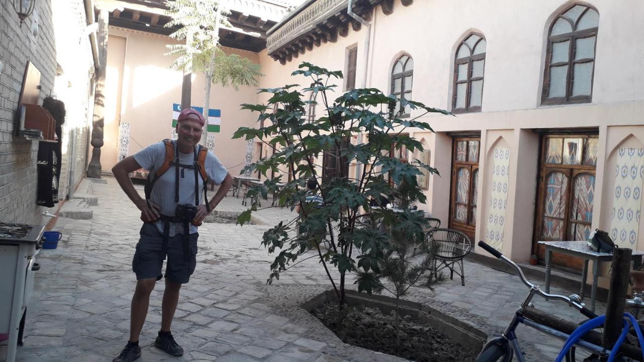 Meeting Each Other In Mekhtar House Hotel Bukhara Exterior foto