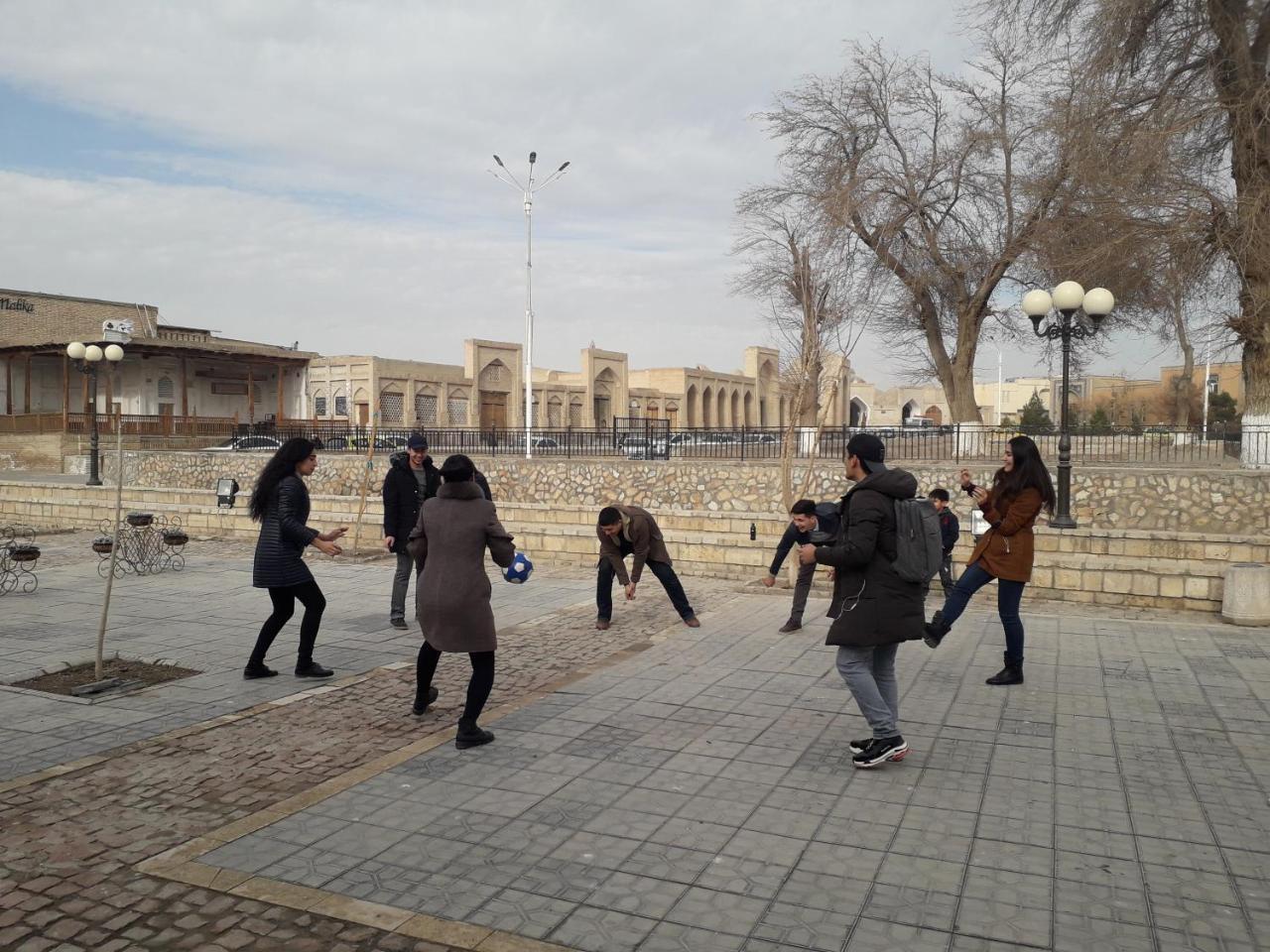 Meeting Each Other In Mekhtar House Hotel Bukhara Exterior foto