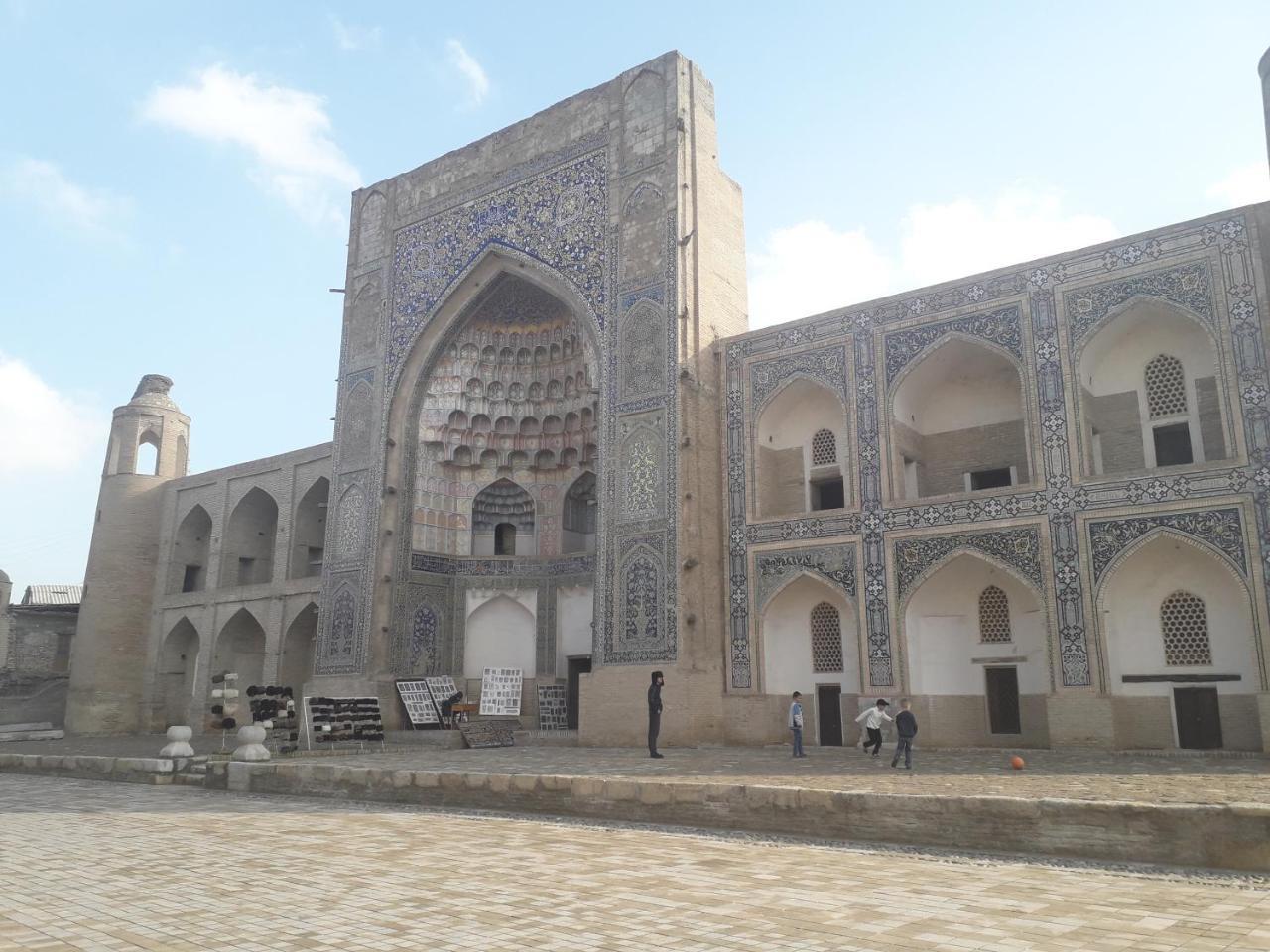 Meeting Each Other In Mekhtar House Hotel Bukhara Exterior foto