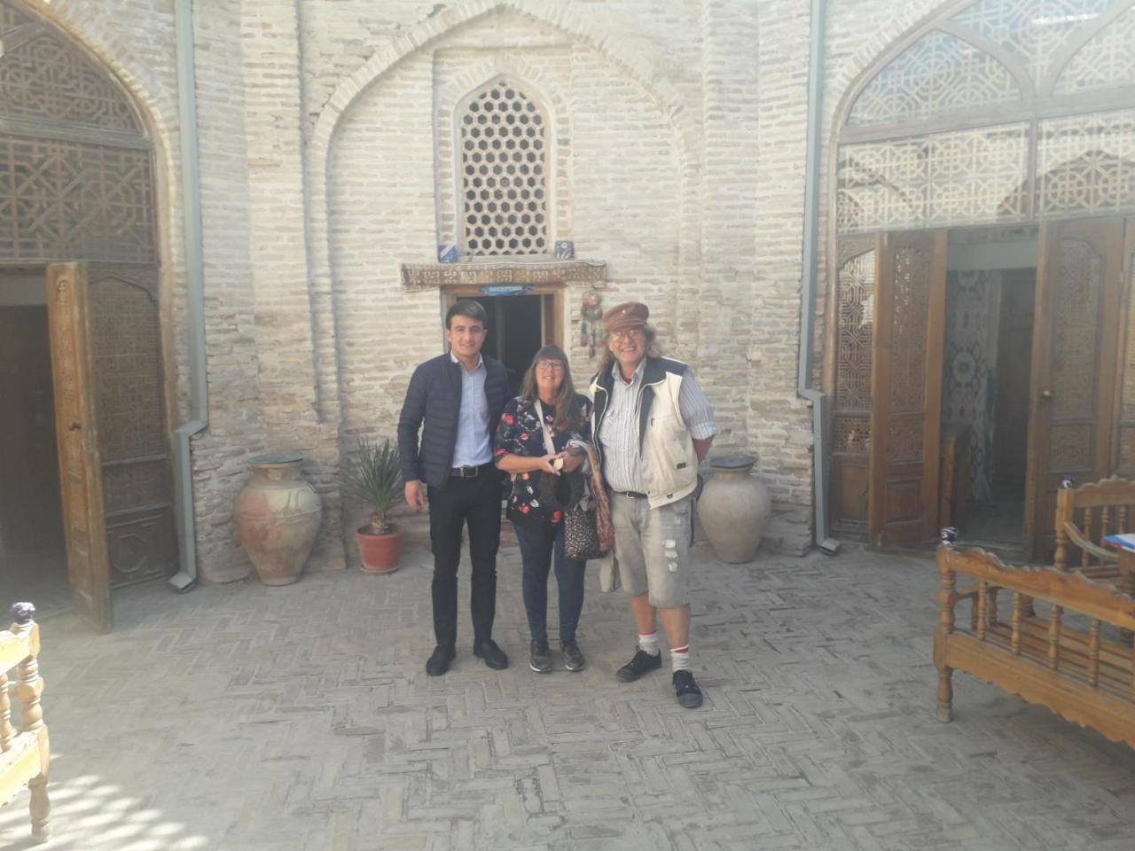 Meeting Each Other In Mekhtar House Hotel Bukhara Exterior foto