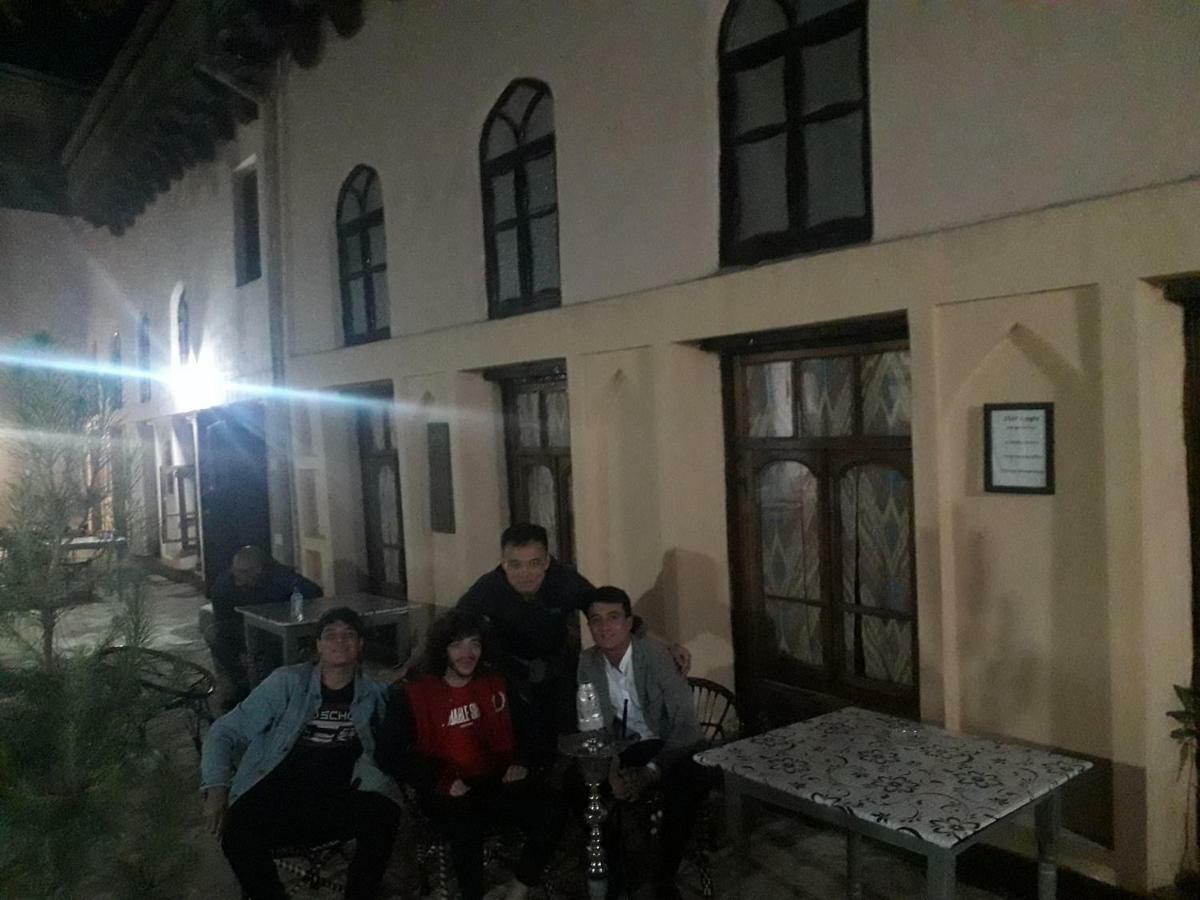 Meeting Each Other In Mekhtar House Hotel Bukhara Exterior foto